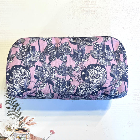 Hina Aoyama  Design Pouch "Lotus Flower and Butterfly"