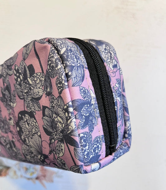 Hina Aoyama  Design Pouch "Lotus Flower and Butterfly"